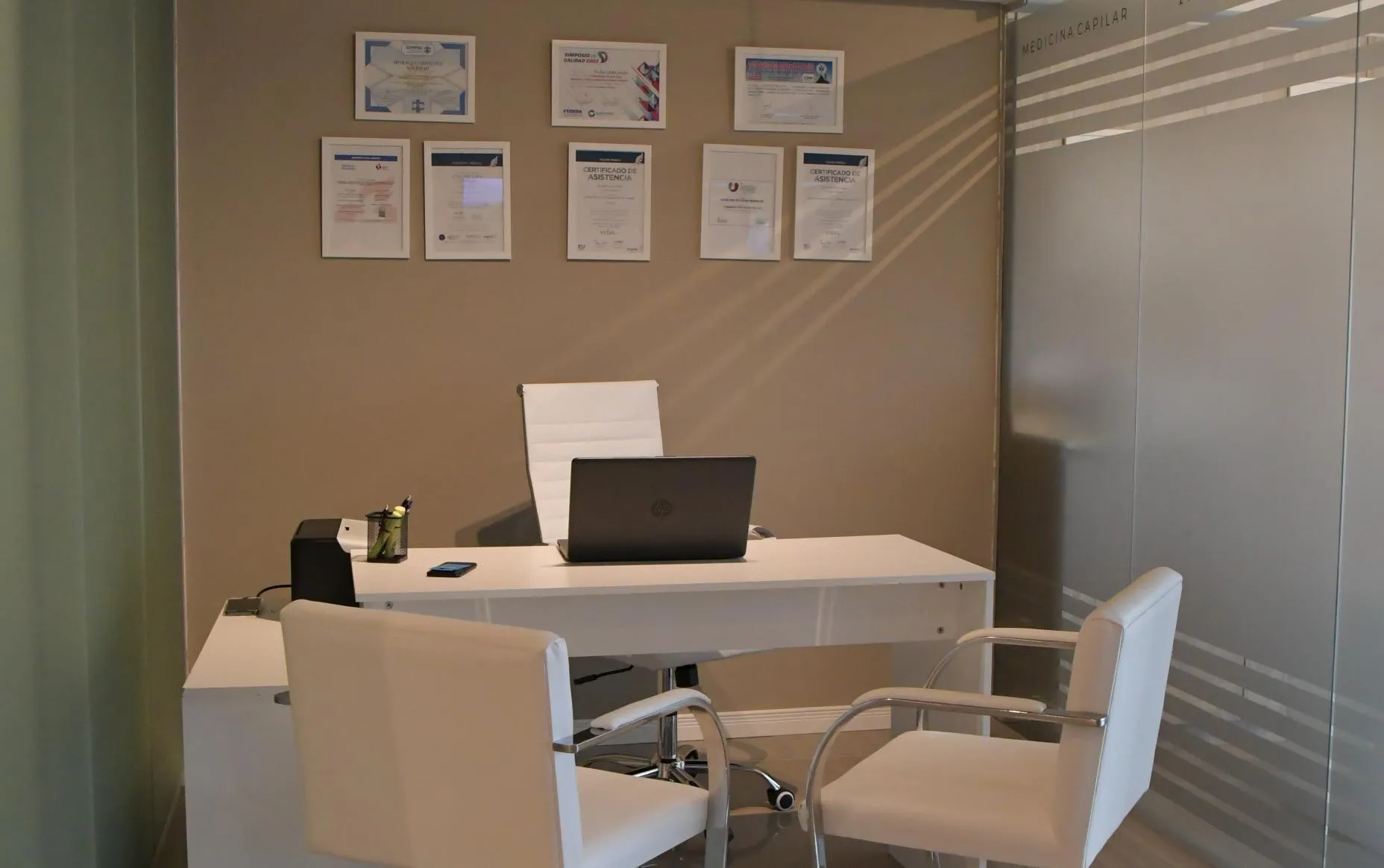 Sala de espera de Novo Hair en Nordelta